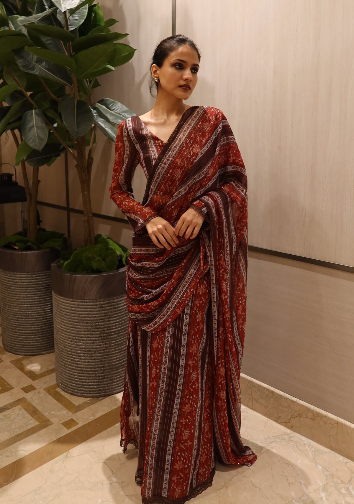 NARGIS SAREE (SLEEVE BLOUSE)