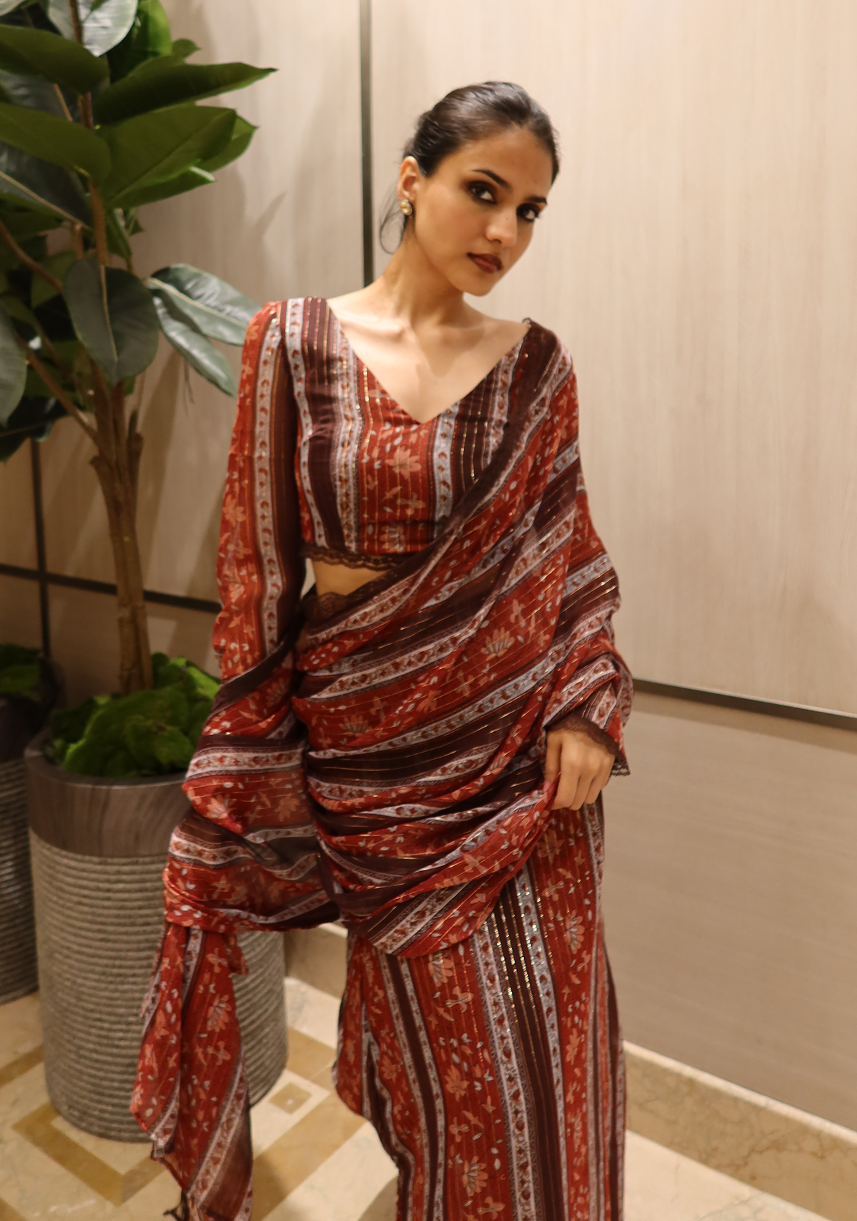 NARGIS SAREE (SLEEVE BLOUSE)
